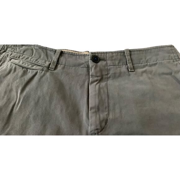 GAP LIVED-IN STRAIGHT LEG KHAKI PANTS, MENS, W32/L30, KHAKI GREY, MID RISE - Picture 3 of 11
